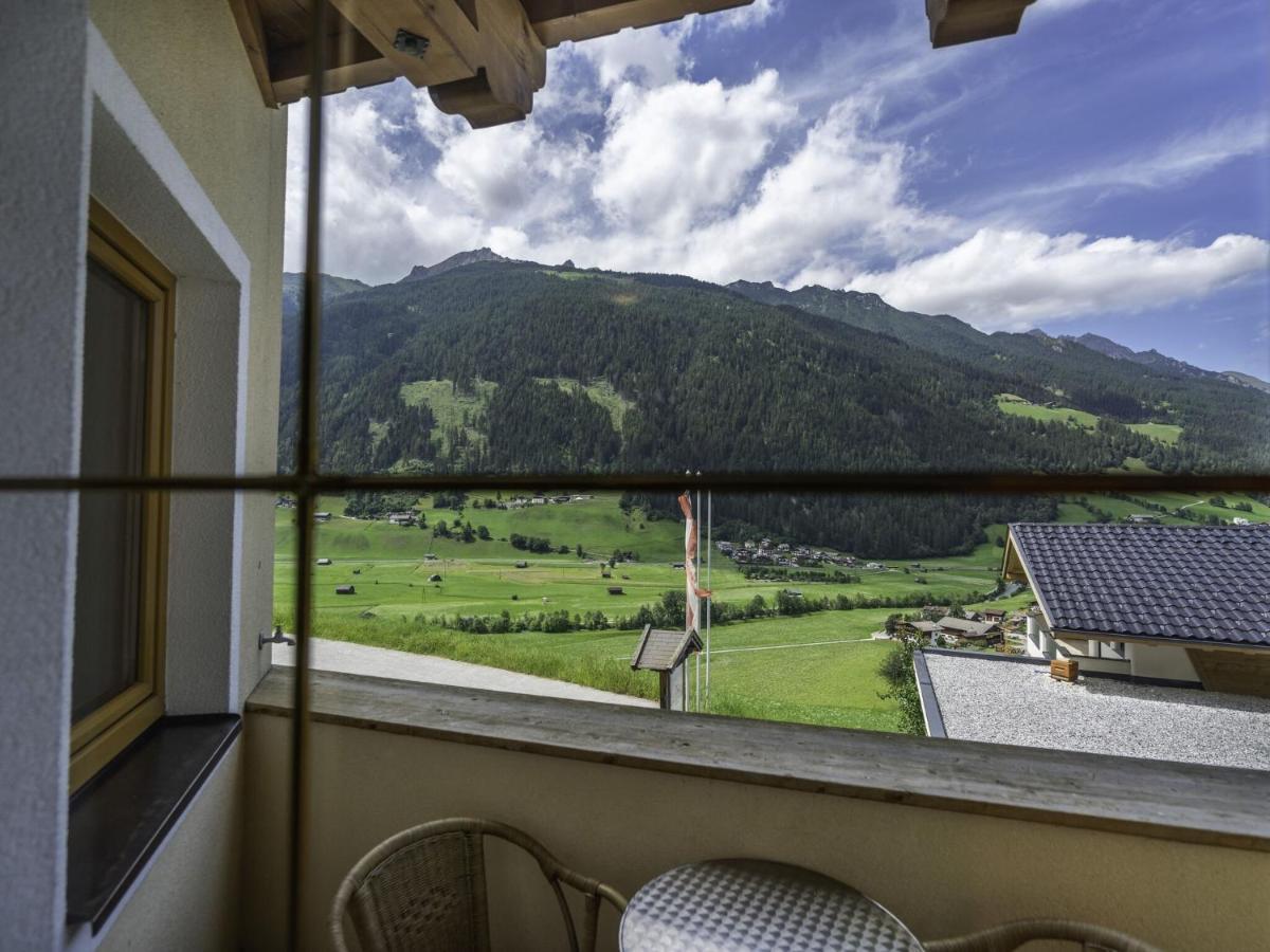 Lovely Apartment In Neustift Im Stubaital With Mountain View Eksteriør billede